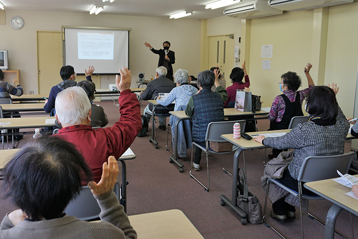 生涯学習プラザで開かれた「心身の健康づくり」講座