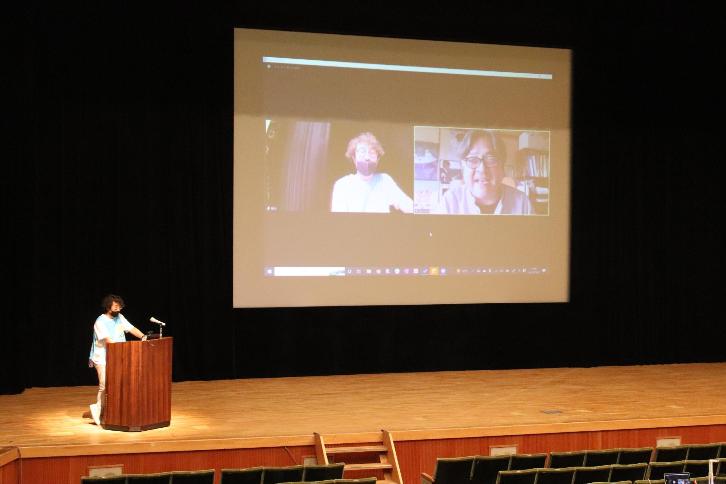 映画「こどもこそミライ」上映後、筒井勝彦監督のオンライン講演会が行われました。