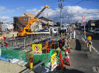 豊田川周辺の工事を行っています。