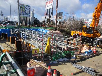 豊田川周辺の工事を行っています。（令和7年11月撮影）