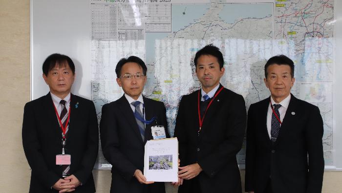 中部地方整備局道路部道路調査官