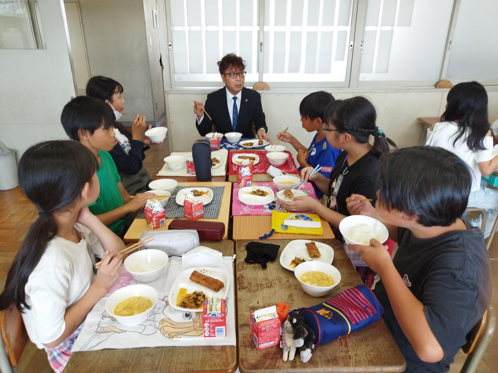 20250922_給食懇談会（香久山小学校）