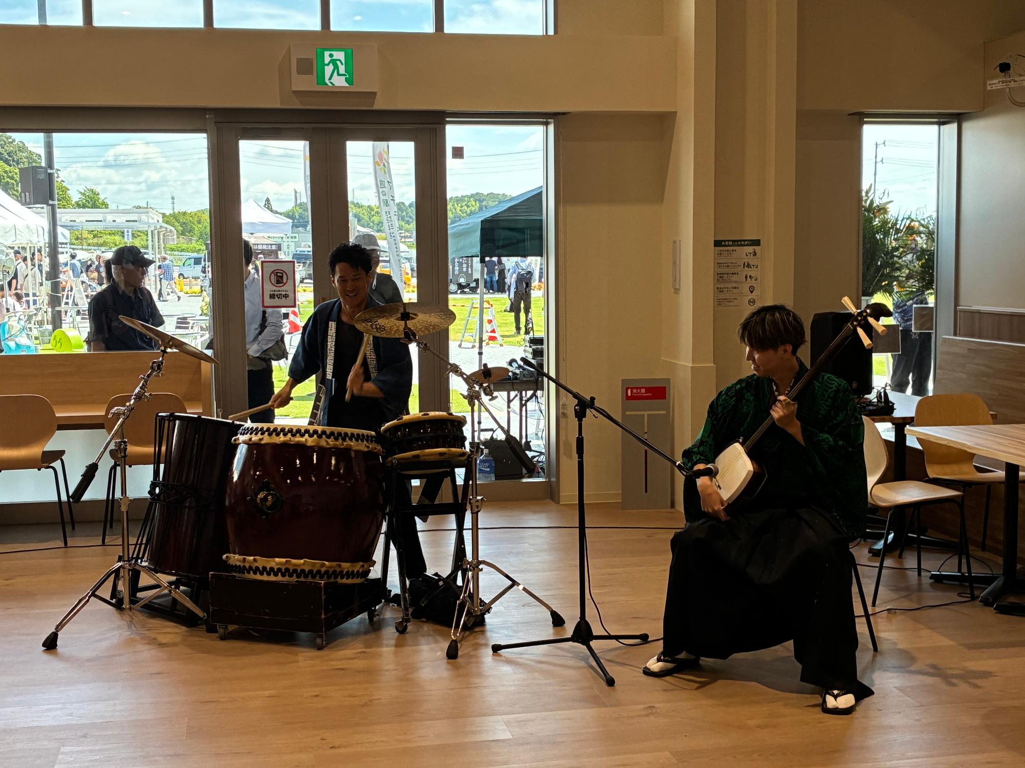 20250808_ステージイベントでの演奏の様子