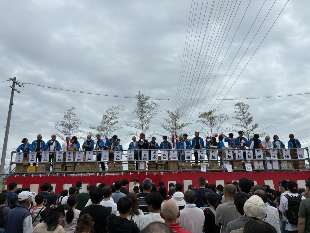 20251012_野方神明社秋季大祭で挨拶をする近藤市長