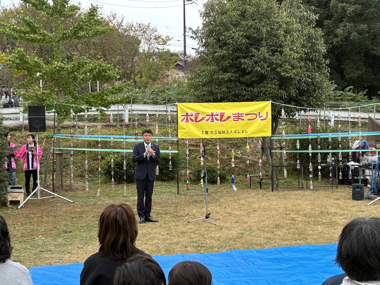 20251102_ポレポレまつりで挨拶をする近藤市長