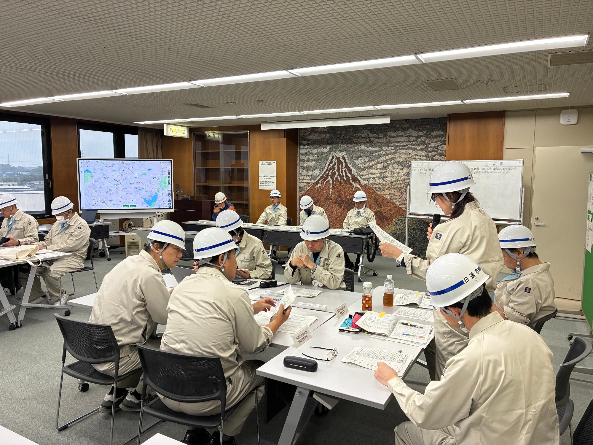 20251109_災害対策本部会議の様子