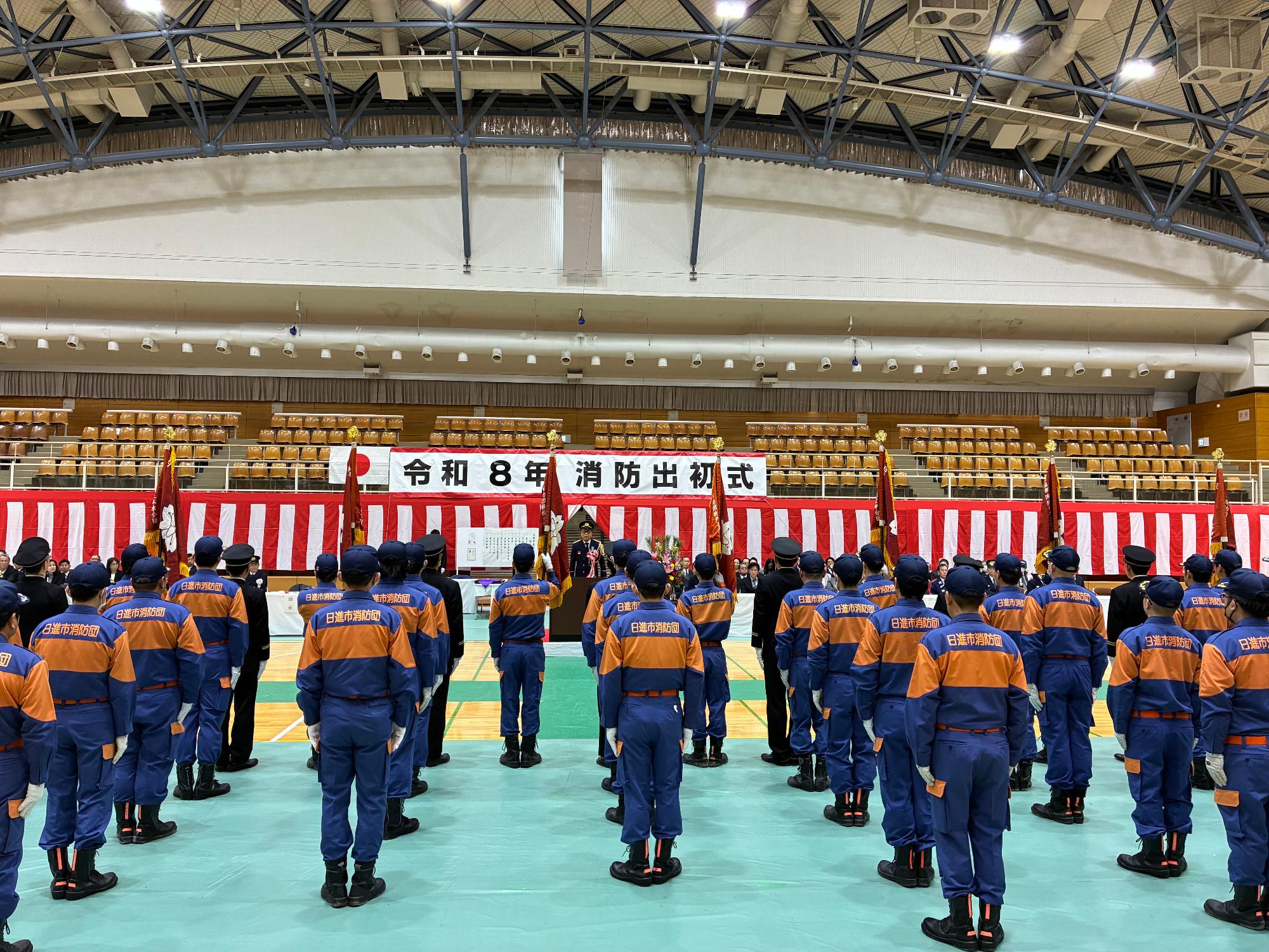 20260111_消防出初式で訓示をする近藤市長