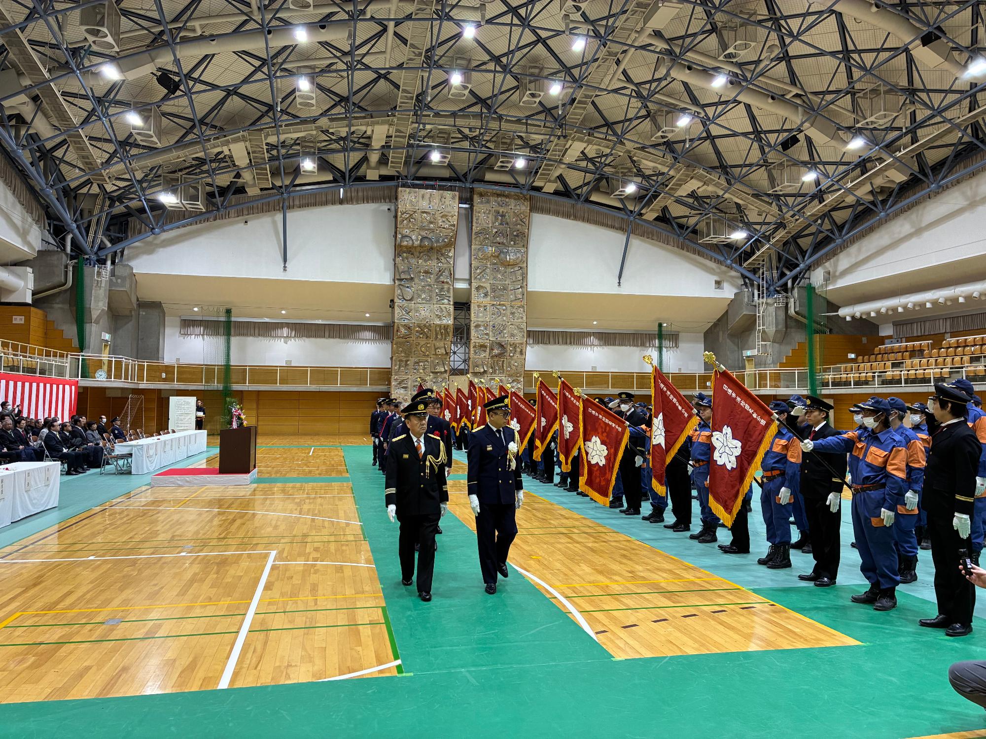 20260111_視閲を行う近藤市長ら