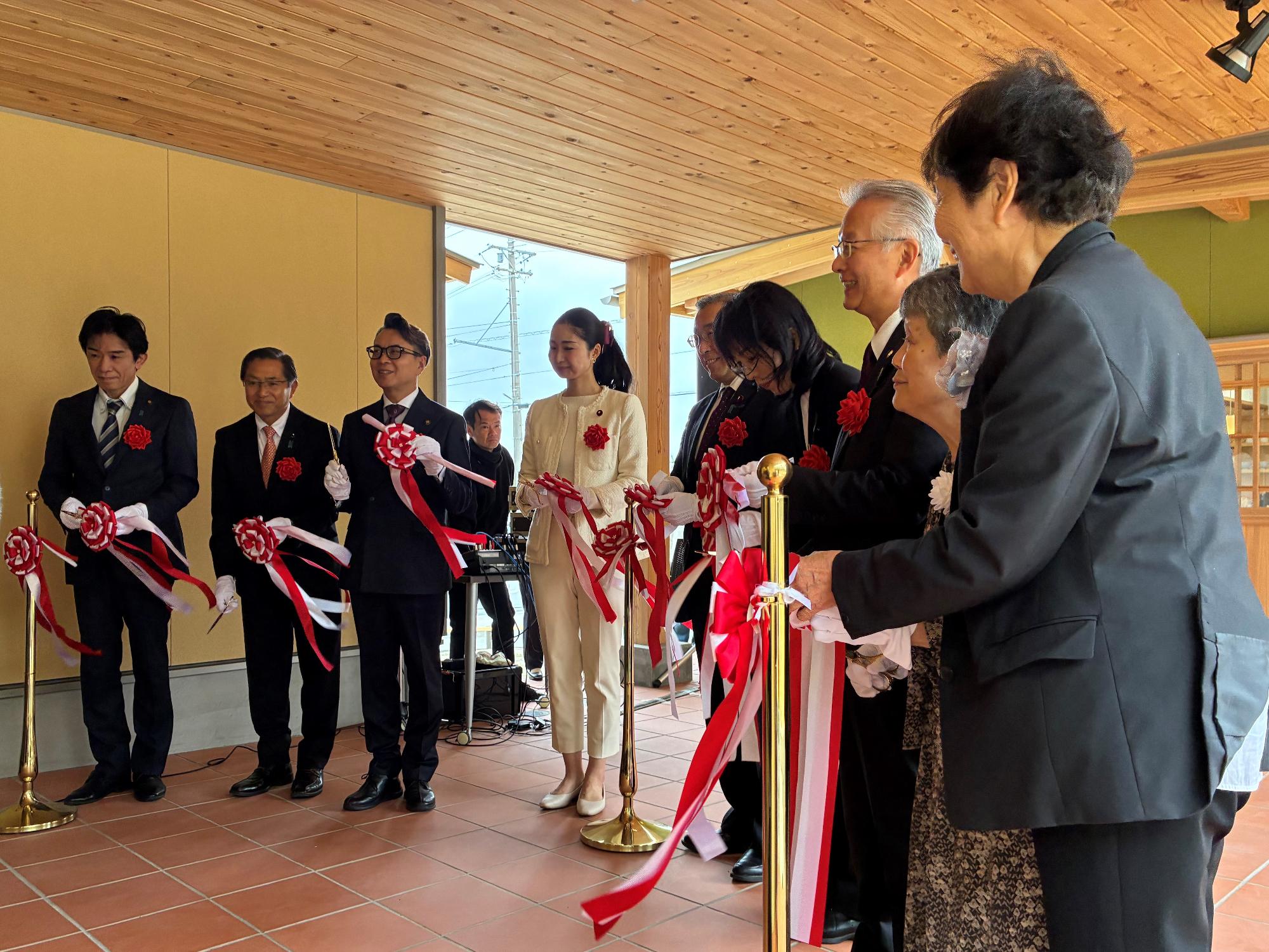 20260405_テープカットの様子