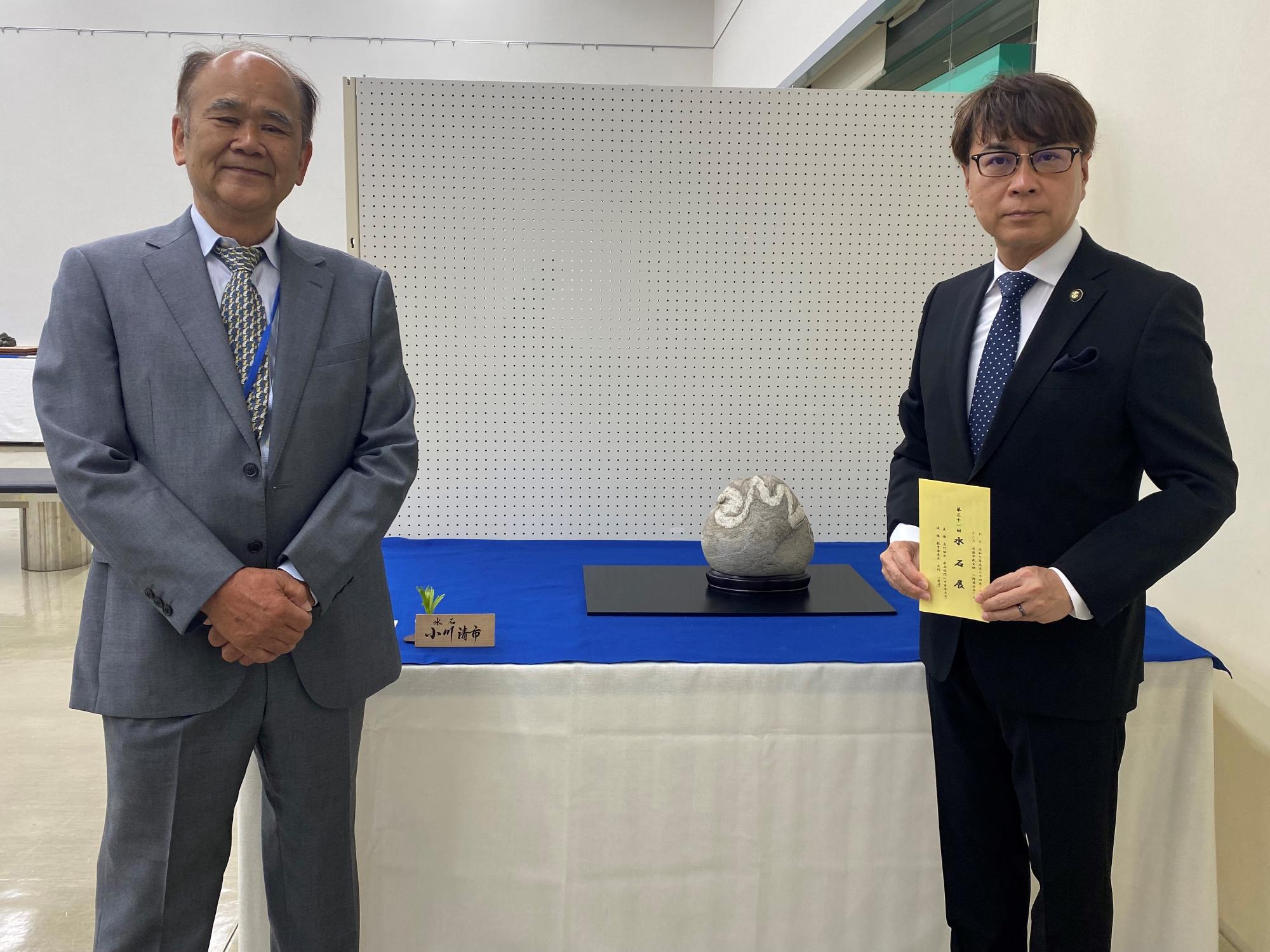 20250525_日進市水石・盆栽連盟 小川清市会長、小川会長の作品、近藤市長