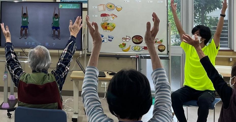 愛泉館での準備体操の様子