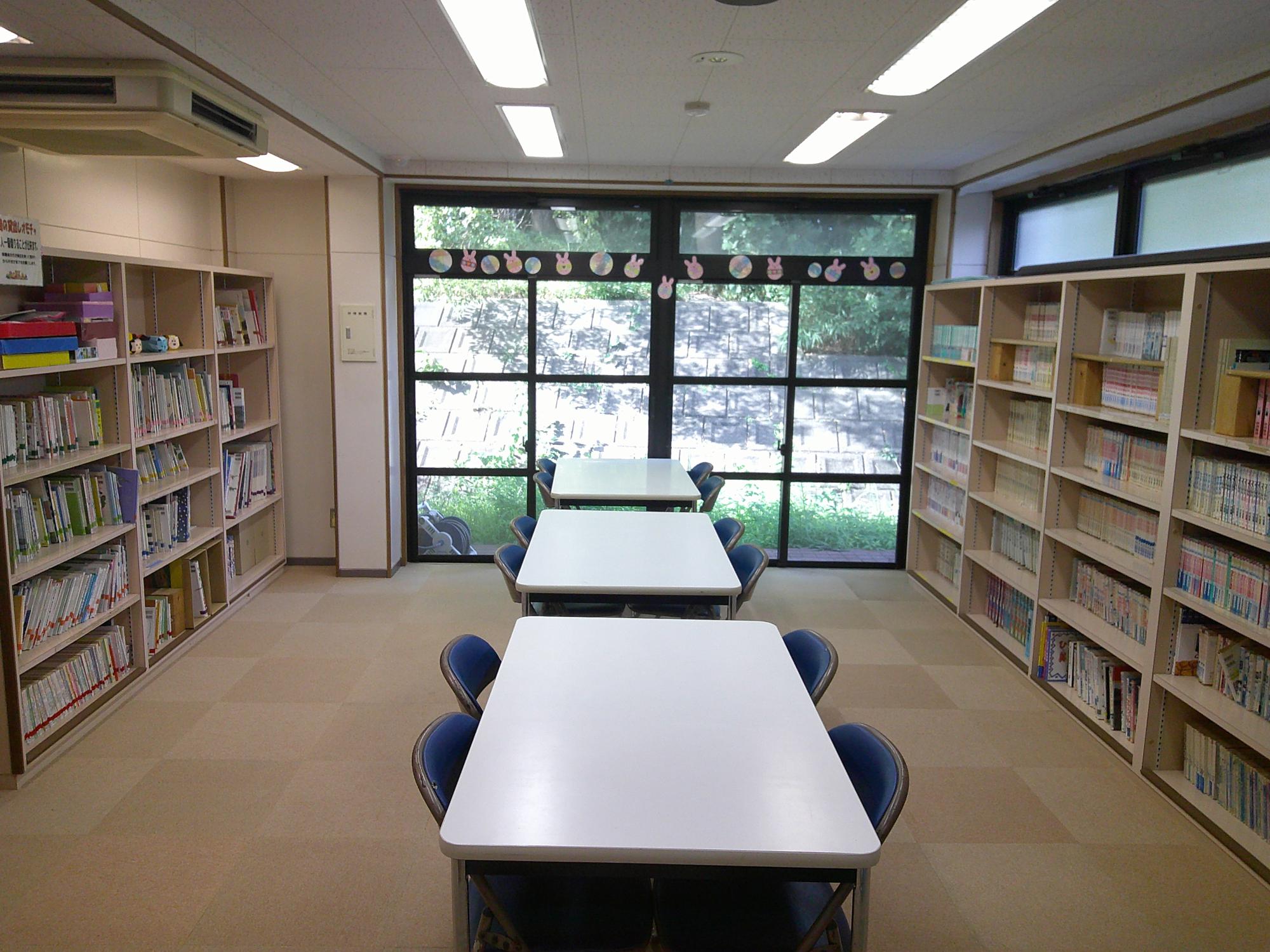 児童館図書室
