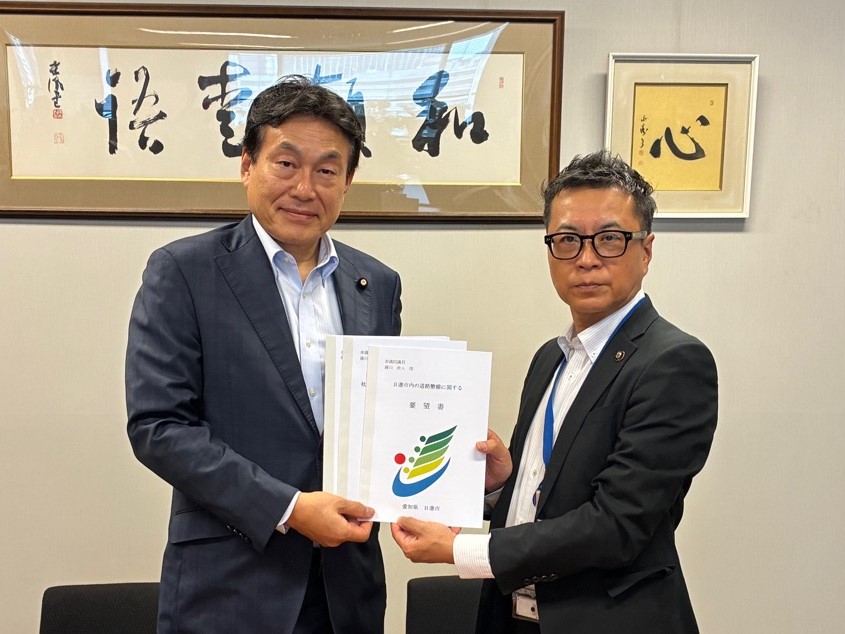 20260715_藤川政人参議院議員へ要望書を手交する近藤市長