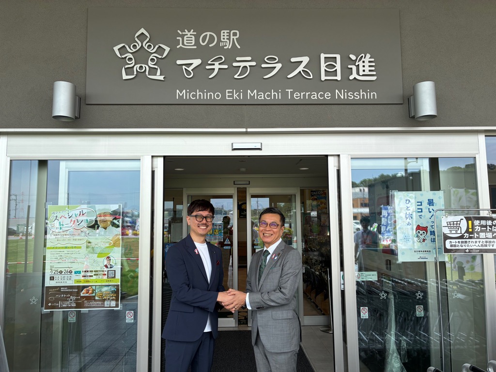 20260717_道の駅 マチテラス日進を視察する様子