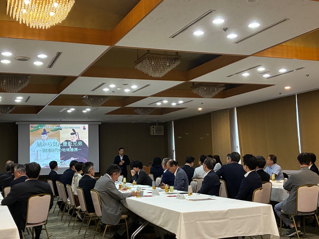 20260806_名古屋市立大学高等教育院教授・奈良大学特別教授の千田嘉博氏の講演の様子