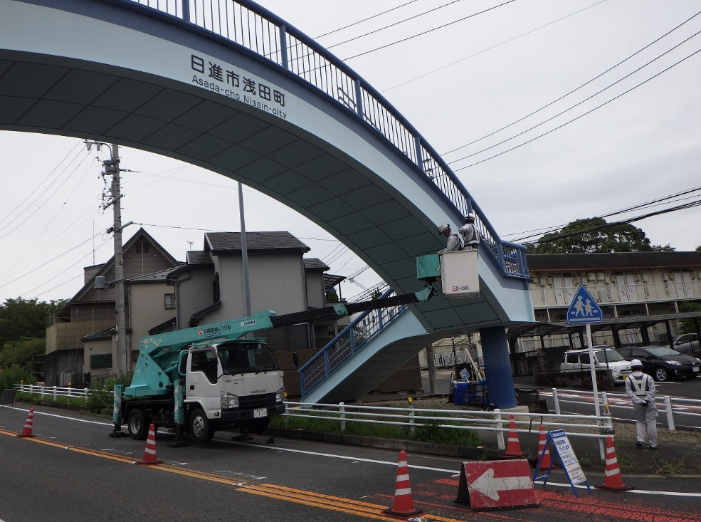 横断歩道橋点検1