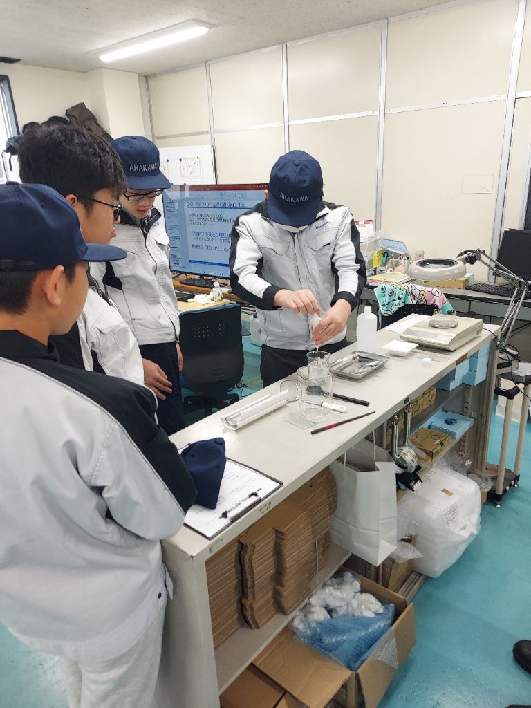 効能評価の試験をする様子