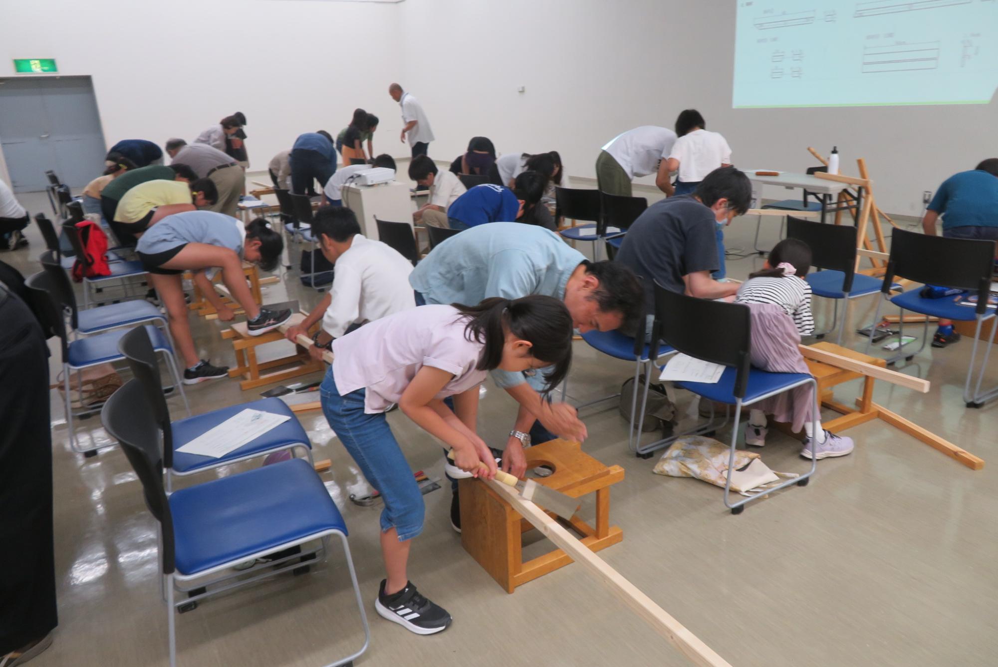 三角竹馬を親子で作成
